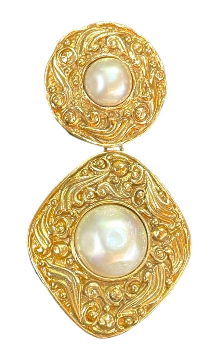 Chanel 80s Gold Tone Drop Brooch with Faux Pearls – THE WAY 