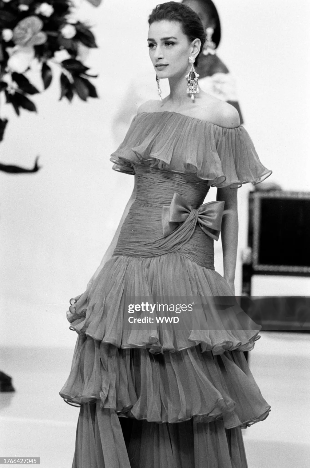 Valentino Spring 1990 Couture Collection Fashion Show (Photo by Art Streiber/WWD/Penske Media via Getty Images)