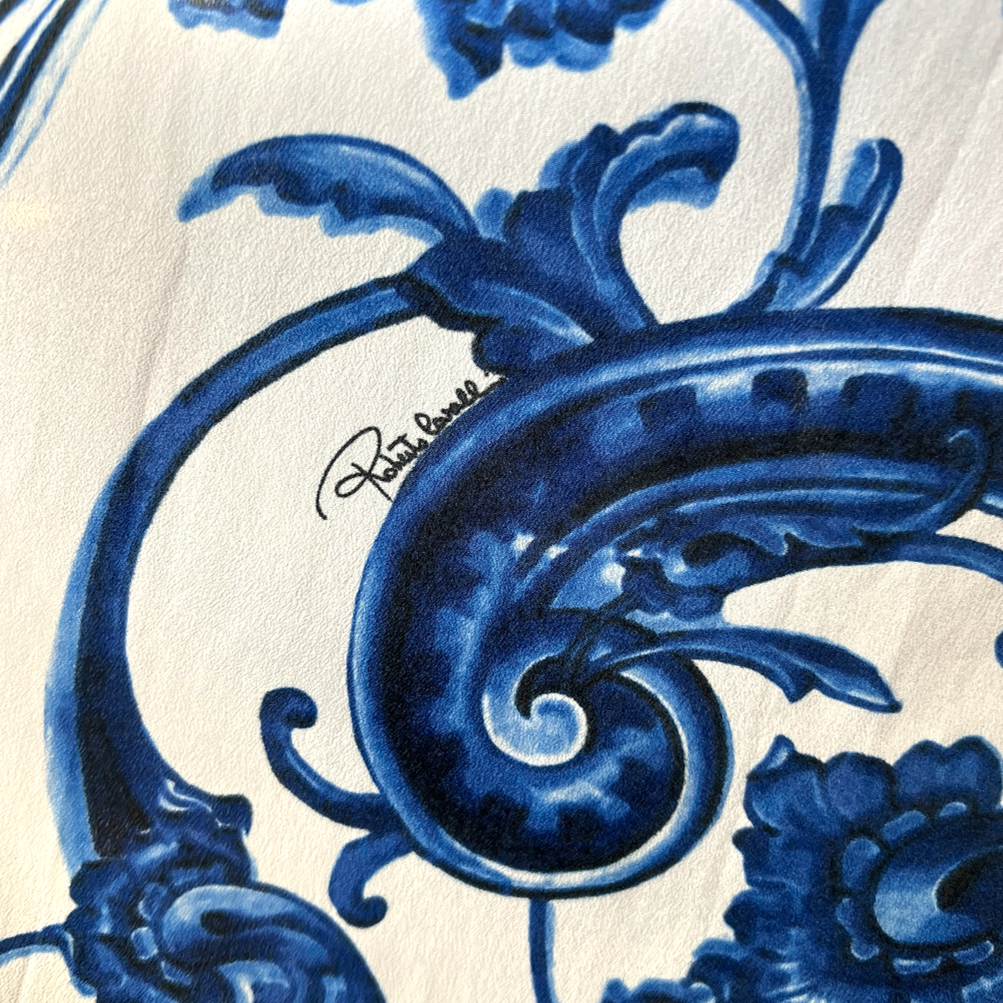 Roberto Cavalli 2000s Blue and White Porcelain Print Ensemble, detail 2