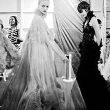 Alexander McQueen 2012春夏系列黑色真丝蕾丝领礼服