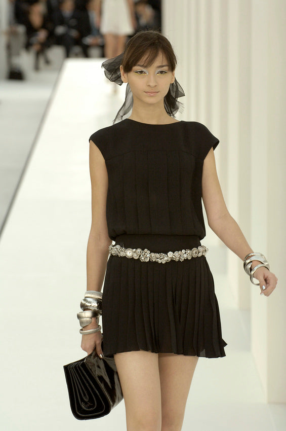 Chanel S/S 2007 Midnight Blue Crepe Chiffon Pleated Mini Dress, runway 3