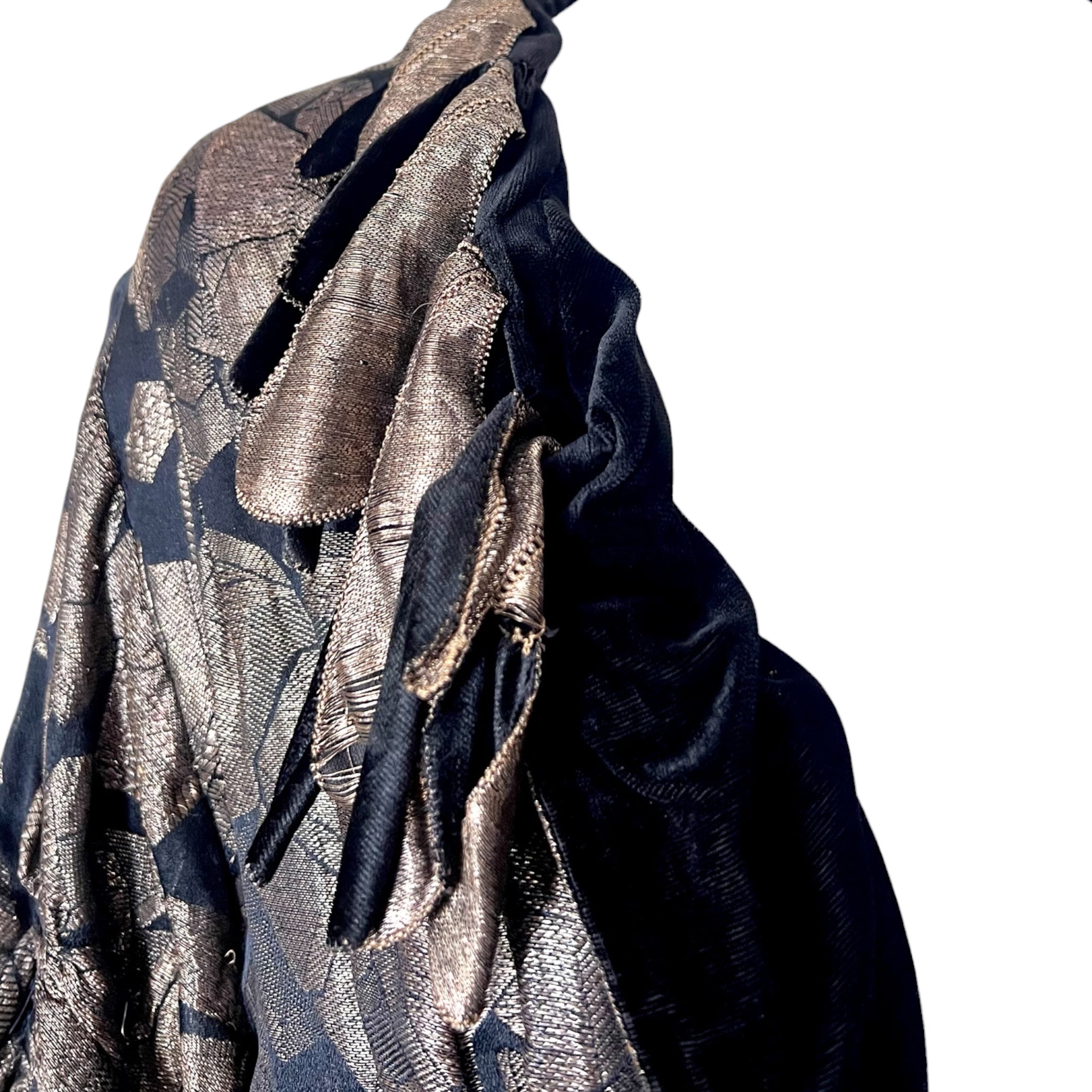 1920's Gold Lame and Black Velvet Cocoon Coat, collar detail