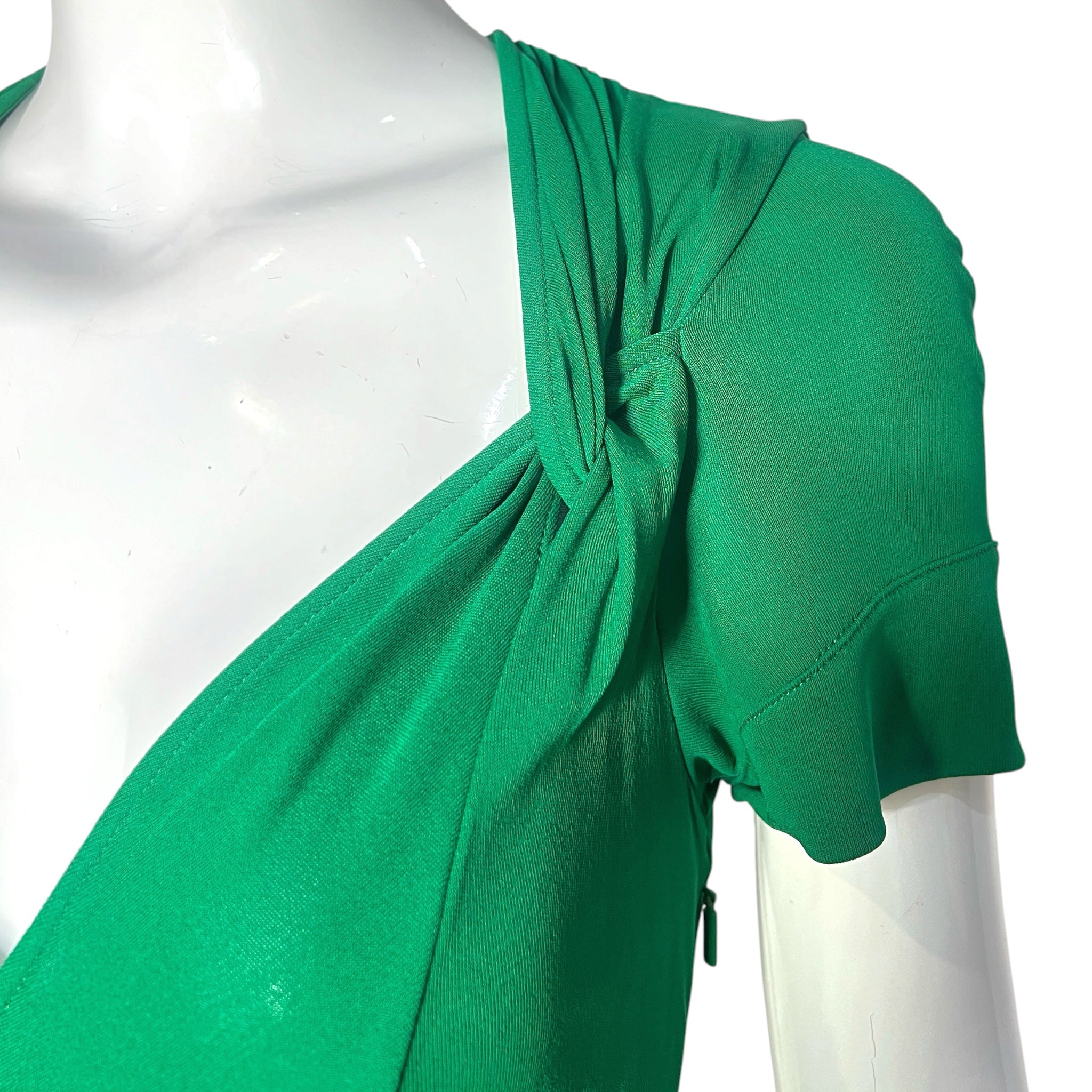 Gucci 2007 Matte Jersey Kelly Green Dress, shoulder detail