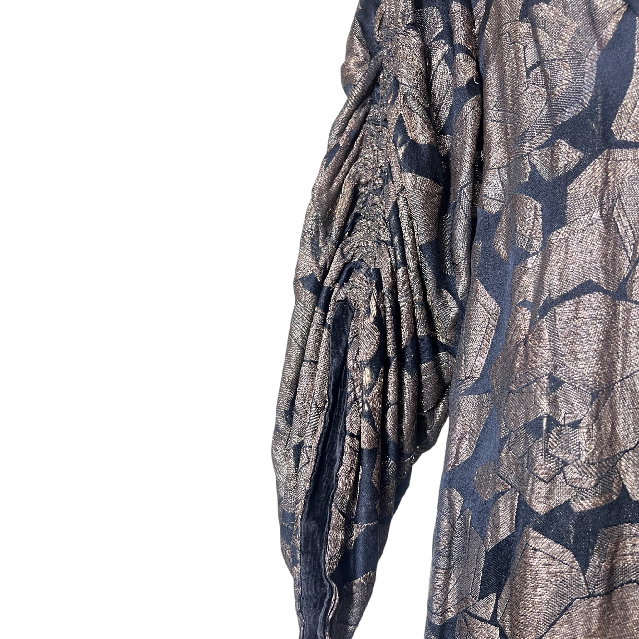 1920's Gold Lame and Black Velvet Cocoon Coat, sleeve detail