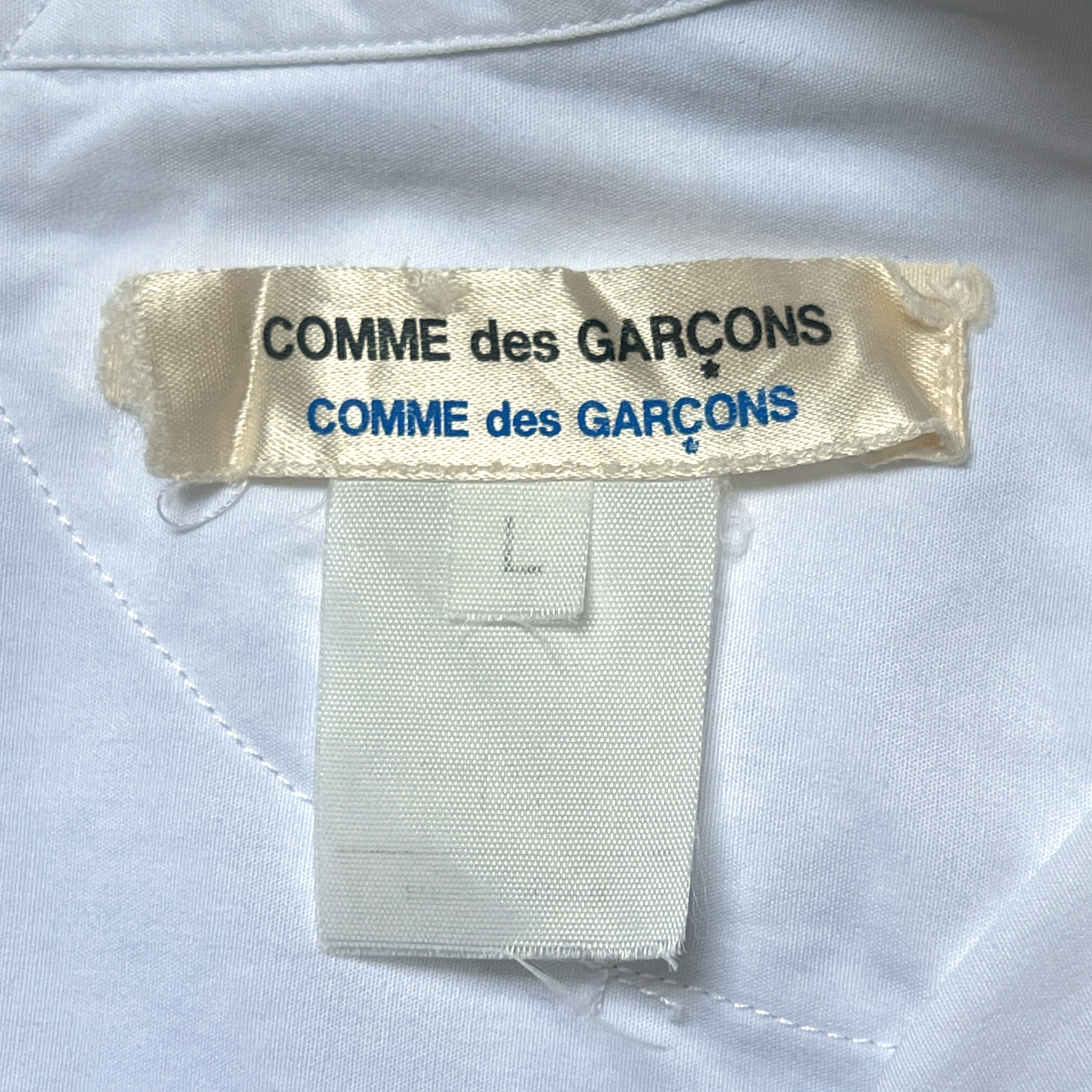 Comme des Garçons Y2K åWhite Shirt with Flower Embroidery, label