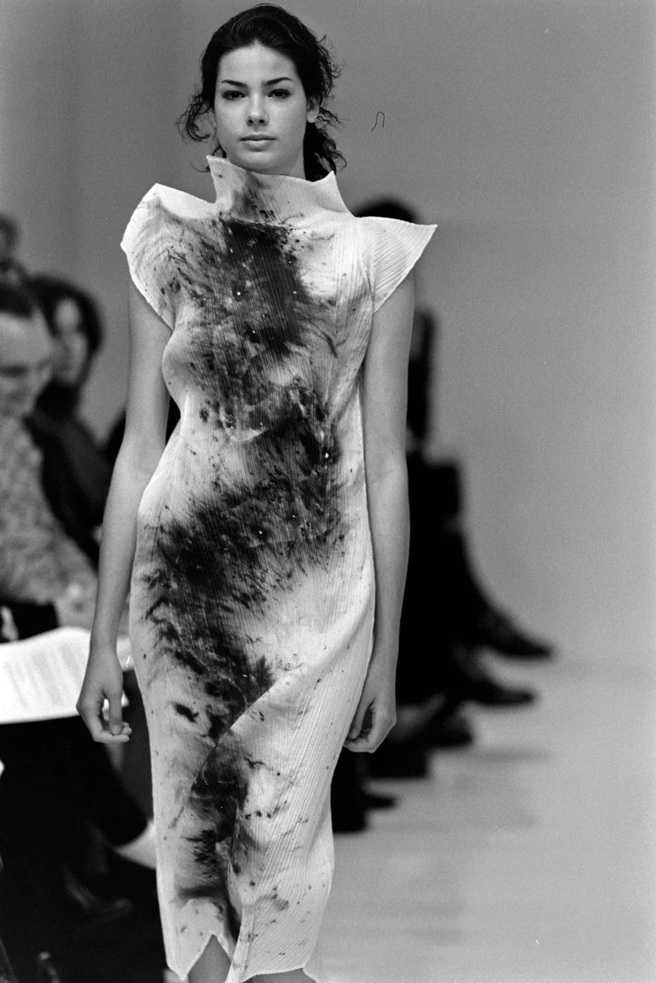Pleats Please by Issey Miyake Spring 1999 Ready To Wear Runway Show