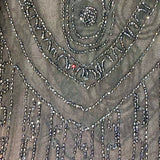 Robe de soirée Art Déco noire des années 1920 Avec Perles et Fronces