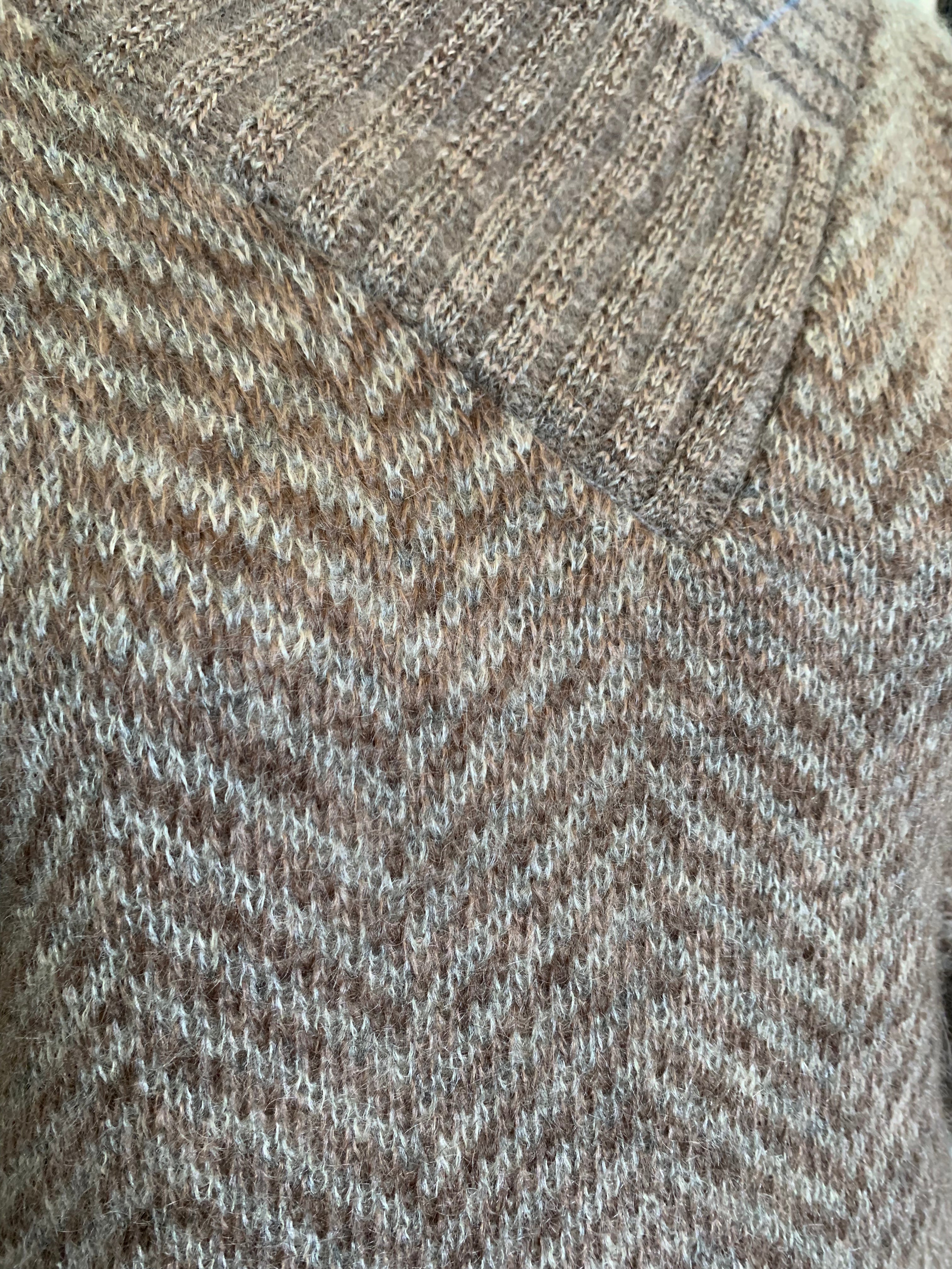 Gucci '70s Grey & Brown Chevron Alpaca Cashmere Sweater DETAIL 5 of 6