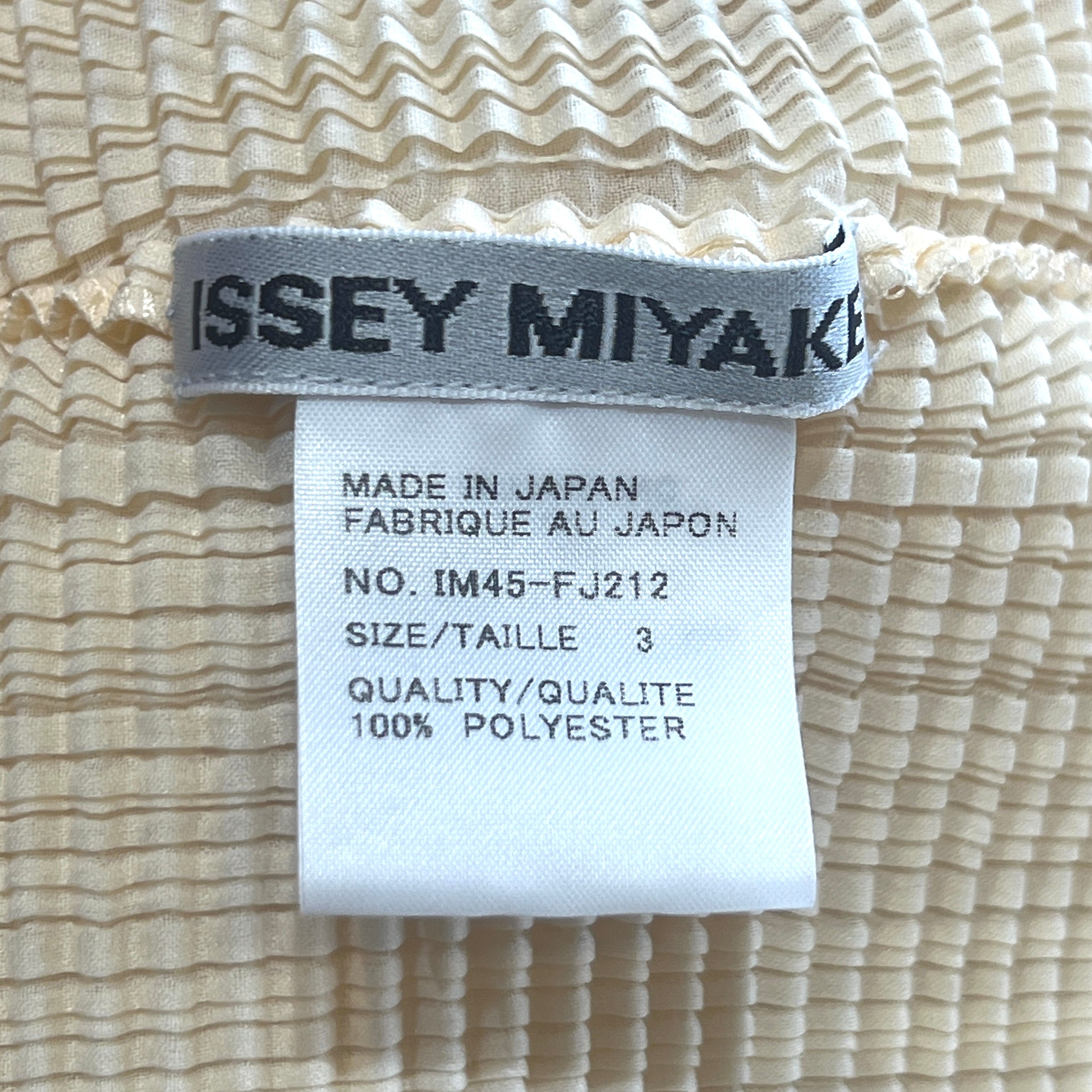 Issey Miyake Y2K Cream Ruffle Collar Plisse Blouse, label