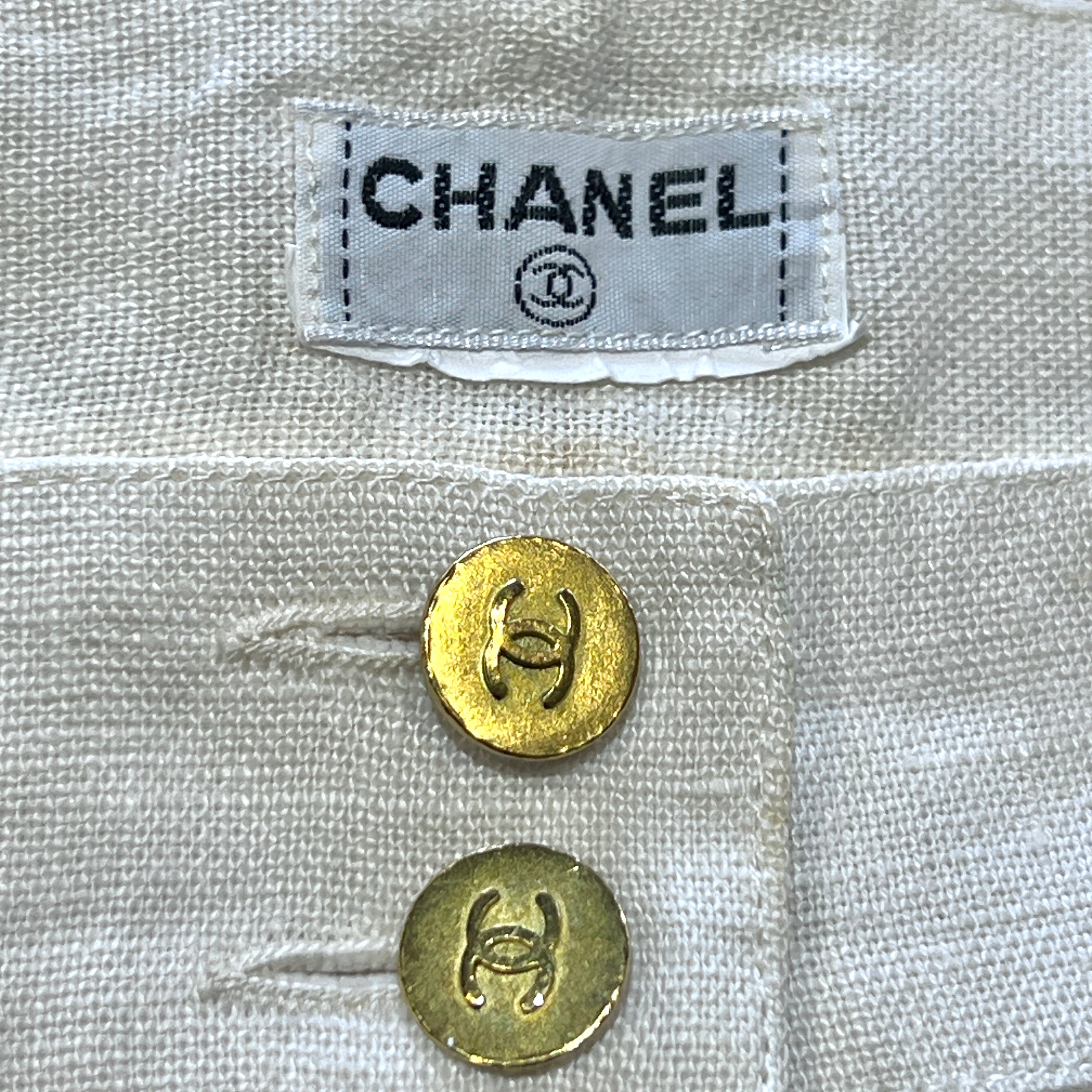 Chanel 1980's Classic White Linen High Waisted Trousers, waist button detail