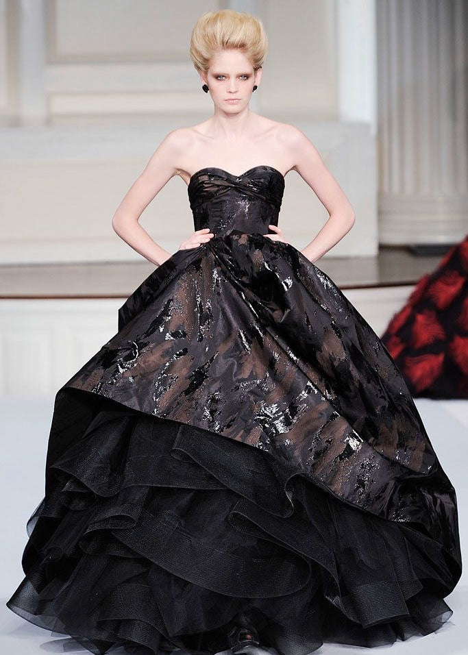 Oscar de la Renta F/W 2009 Black "Paint Strokes" Black Ball Gown RUNWAY PHOTO 1 OF 7