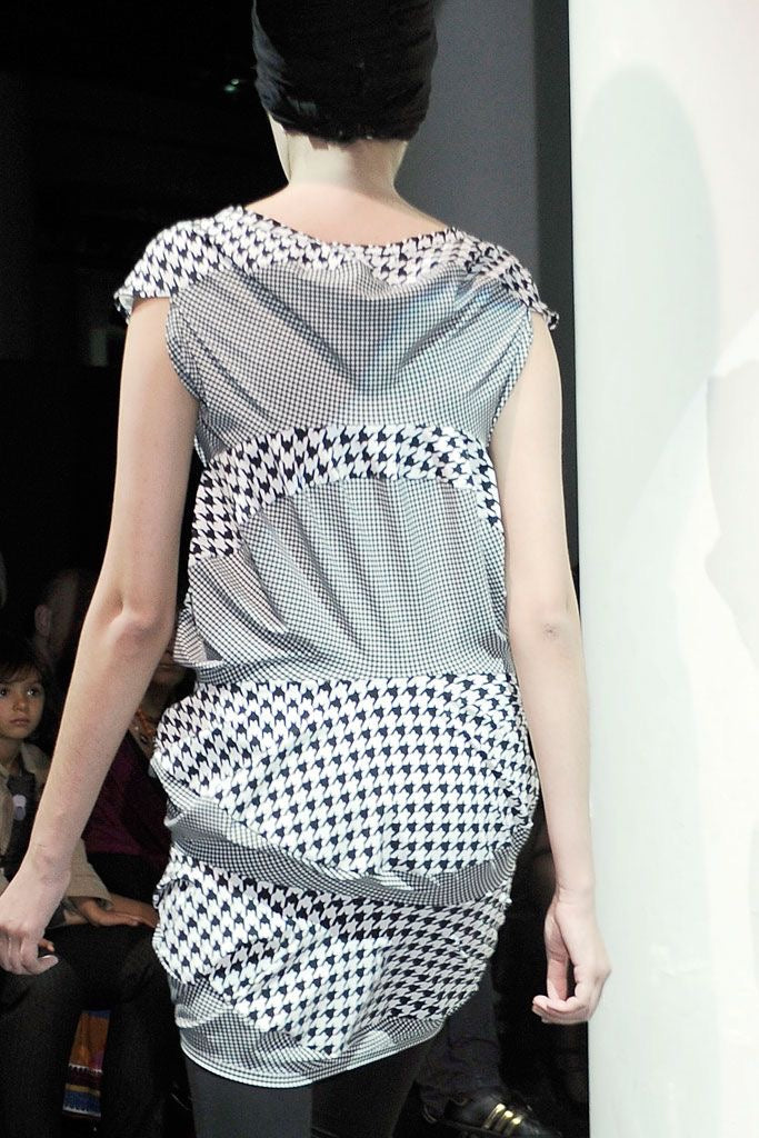 runway ss10 back