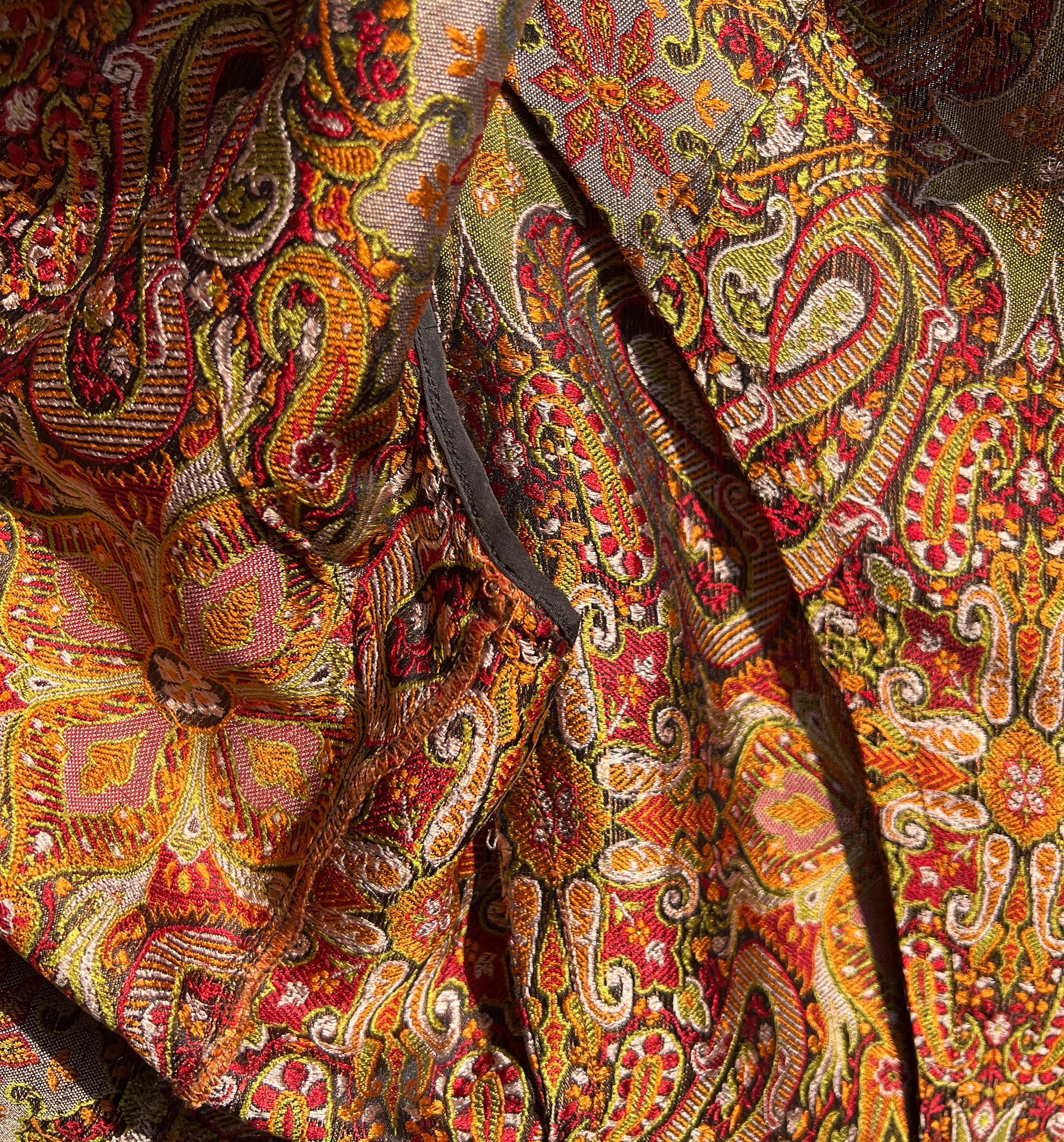 Yohji Yahmamoto F/W 2000 Copper Paisley Silk Brocade Jacket, close up 2
