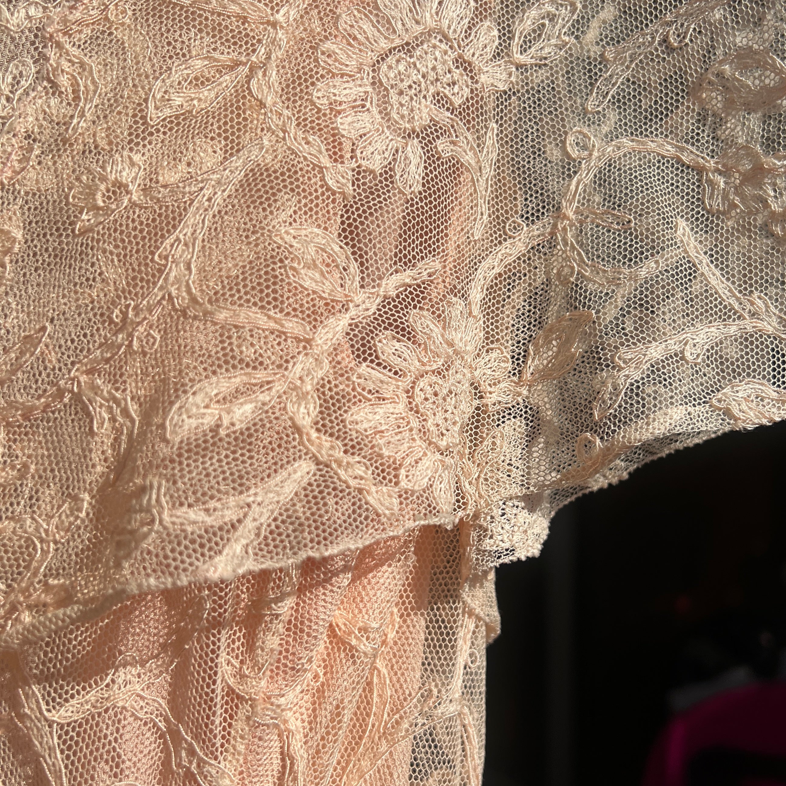 1930's Peach Lace and Silk Flutter Sleeve Dressing Gown DETAIL