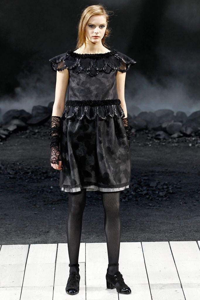 Chanel F/W 2011 Black Lace Fingerless Runway Gloves, runway 3
