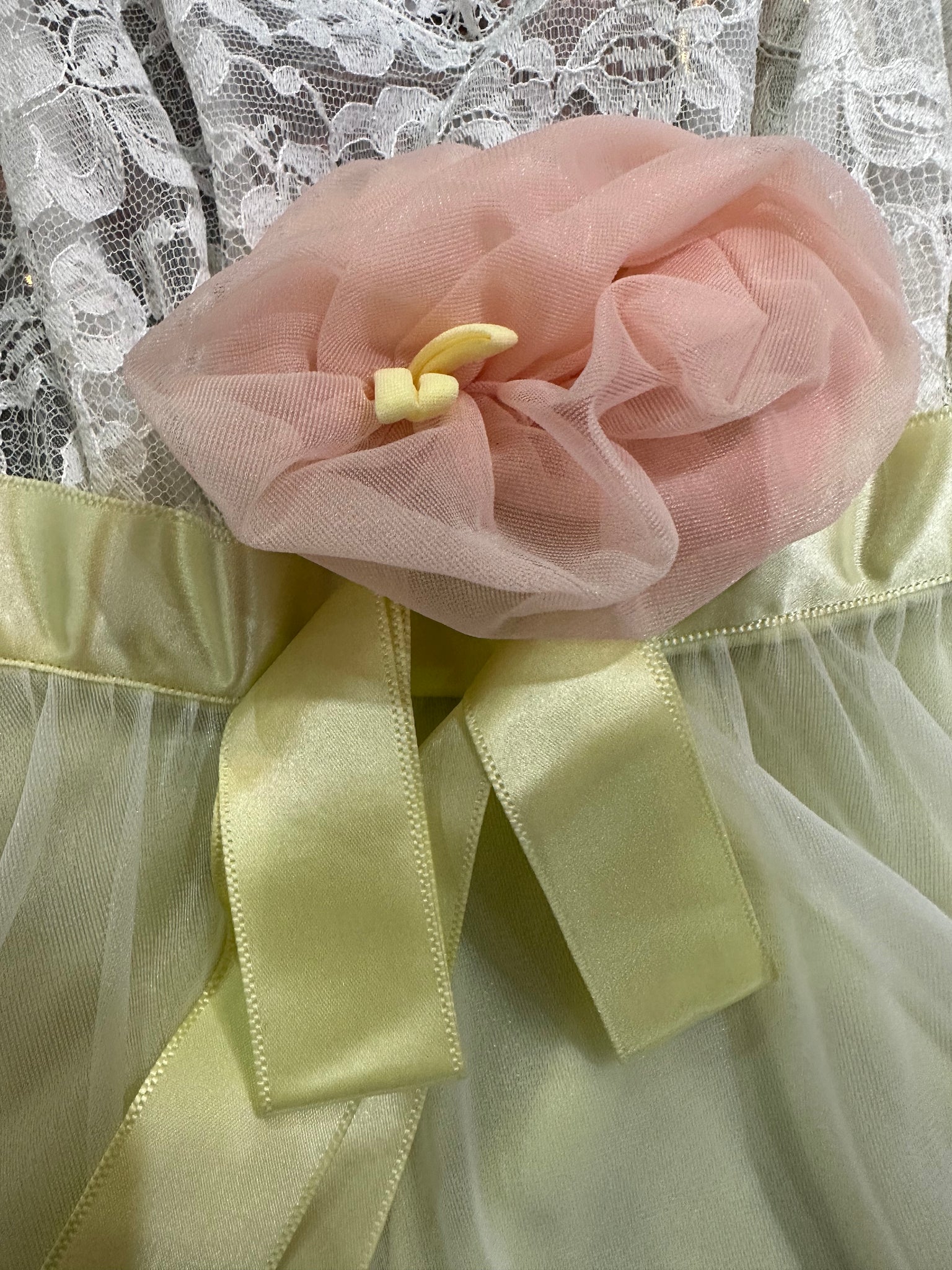 Vanity Fair 60s Chartreuse Nylon Negligee DETAIL  3 of 4