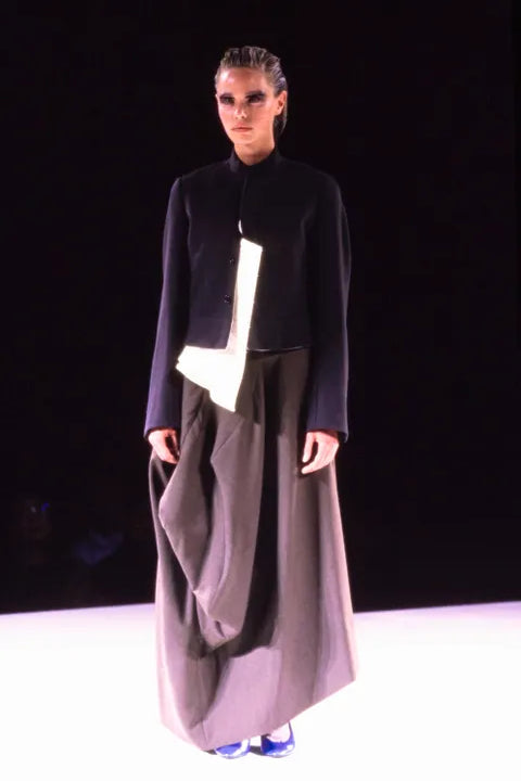  Comme des Garcons A/W 1998 Bold Wool Blazer with Asymmetric Underpinnings 1998 RUNWAY PHOTO 3 OF 9