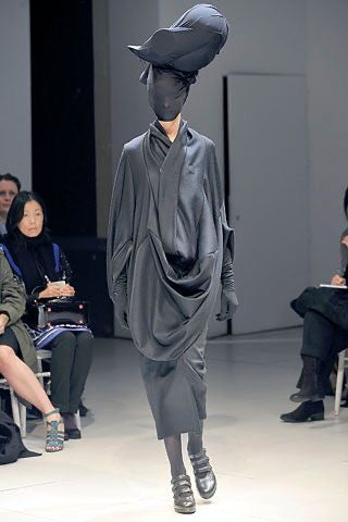 Junya Watanabe COMME des GARÇONS F/W 2008 Charcoal Grey Cocoon Sweater, runway