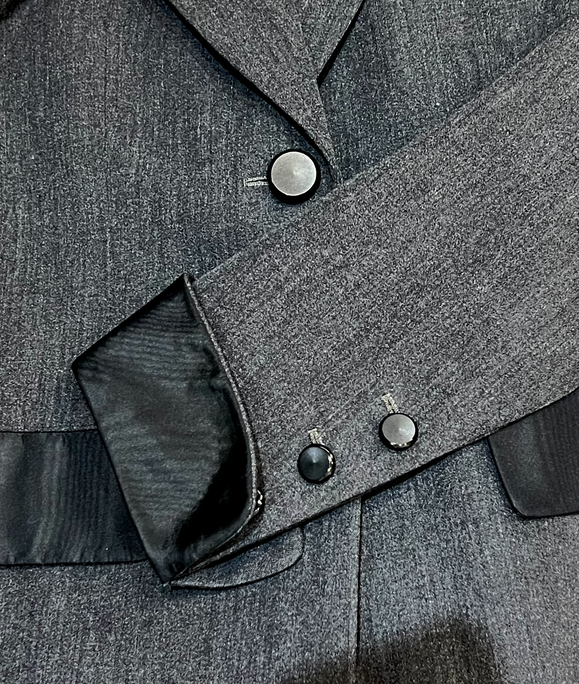 Yves Saint Laurent Haute Couture A/W 1984/1985 Charcoal Grey Pant Suit detail