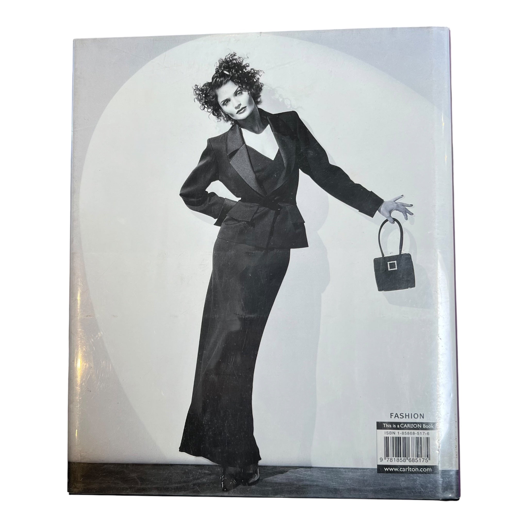 Vogue: Twentieth Century Fashion, 100 Years of Style by Decade and Design, back