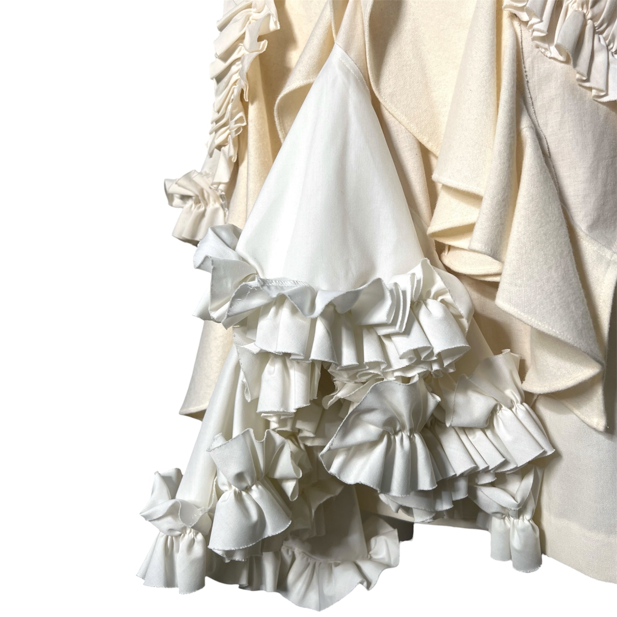Comme des Garçons S/S 2002 Cream and White Layered Ruffled Buckle Wrap Skirt, skirt flounce detail