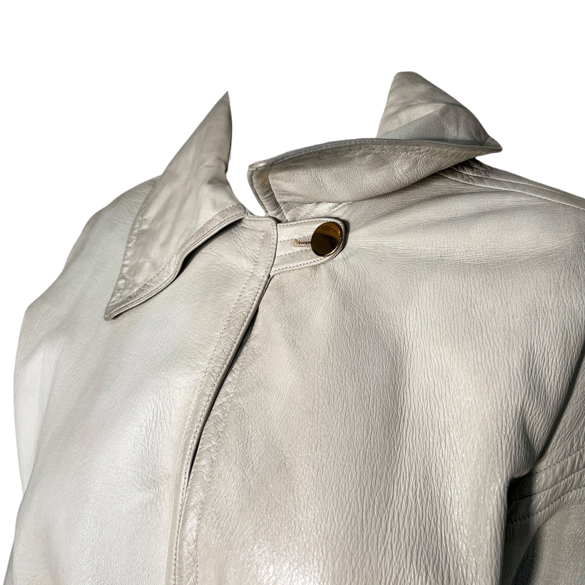 Bonnie Cashin for Sills Spring 1968 Beige Leather Belted Coat, neck