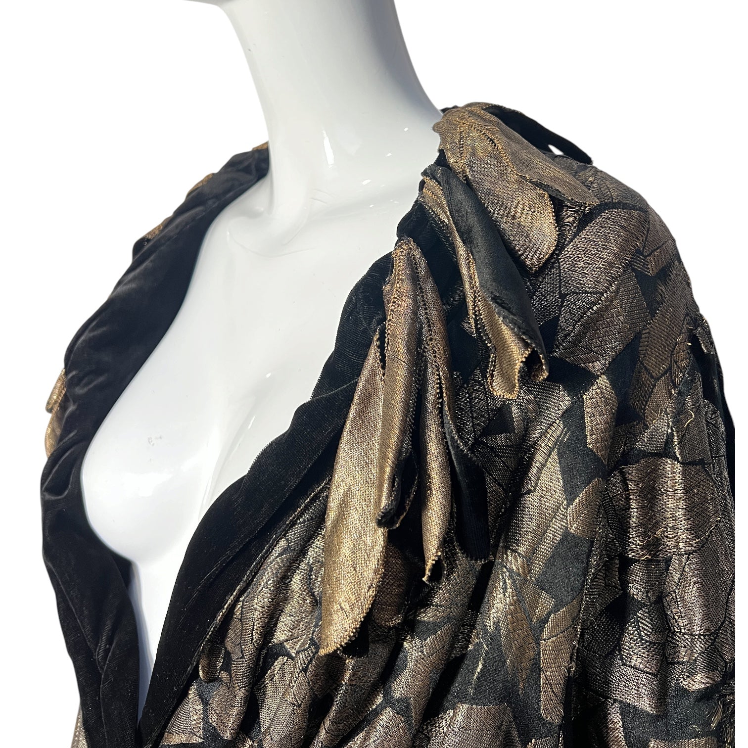 1920's Gold Lame and Black Velvet Rose Cocoon Coat COLLAR DETAIL