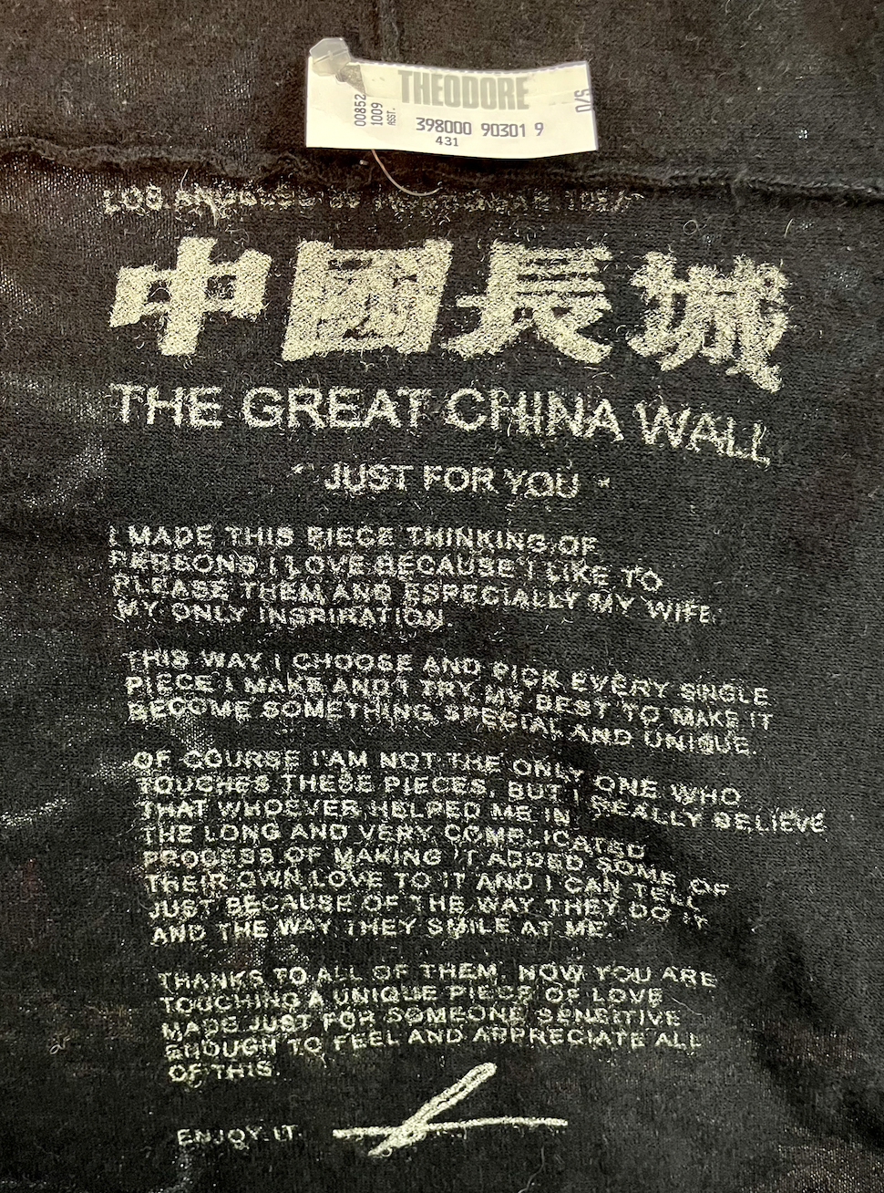 The Great China Wall Black Cashmere Hoodie wit Tattoo Graphics LABEL 4 of 4