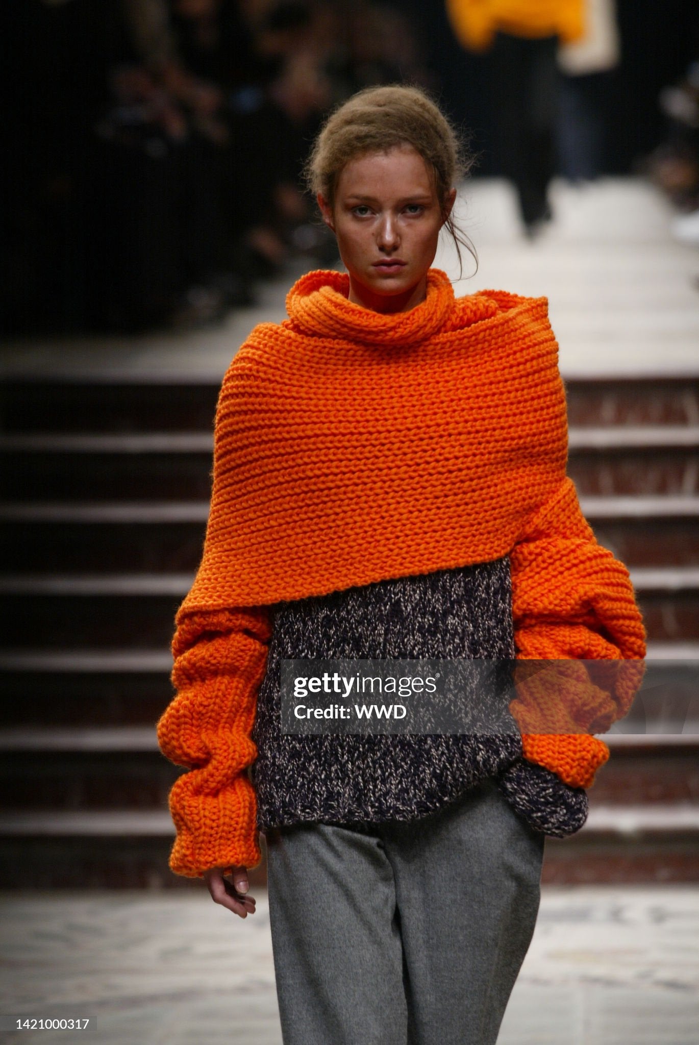 
Yohji Yamamoto Fall 2002 RTW
A model on the runway at the Fall 2002 Yohji Yamamoto fashion show. (Photo by Giovanni Giannoni/WWD/Penske Media via Getty Images)