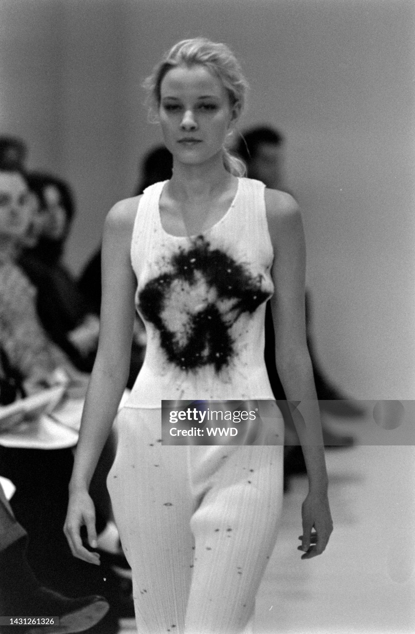 Pleats Please by Issey Miyake Spring 1999 Ready To Wear Runway Show