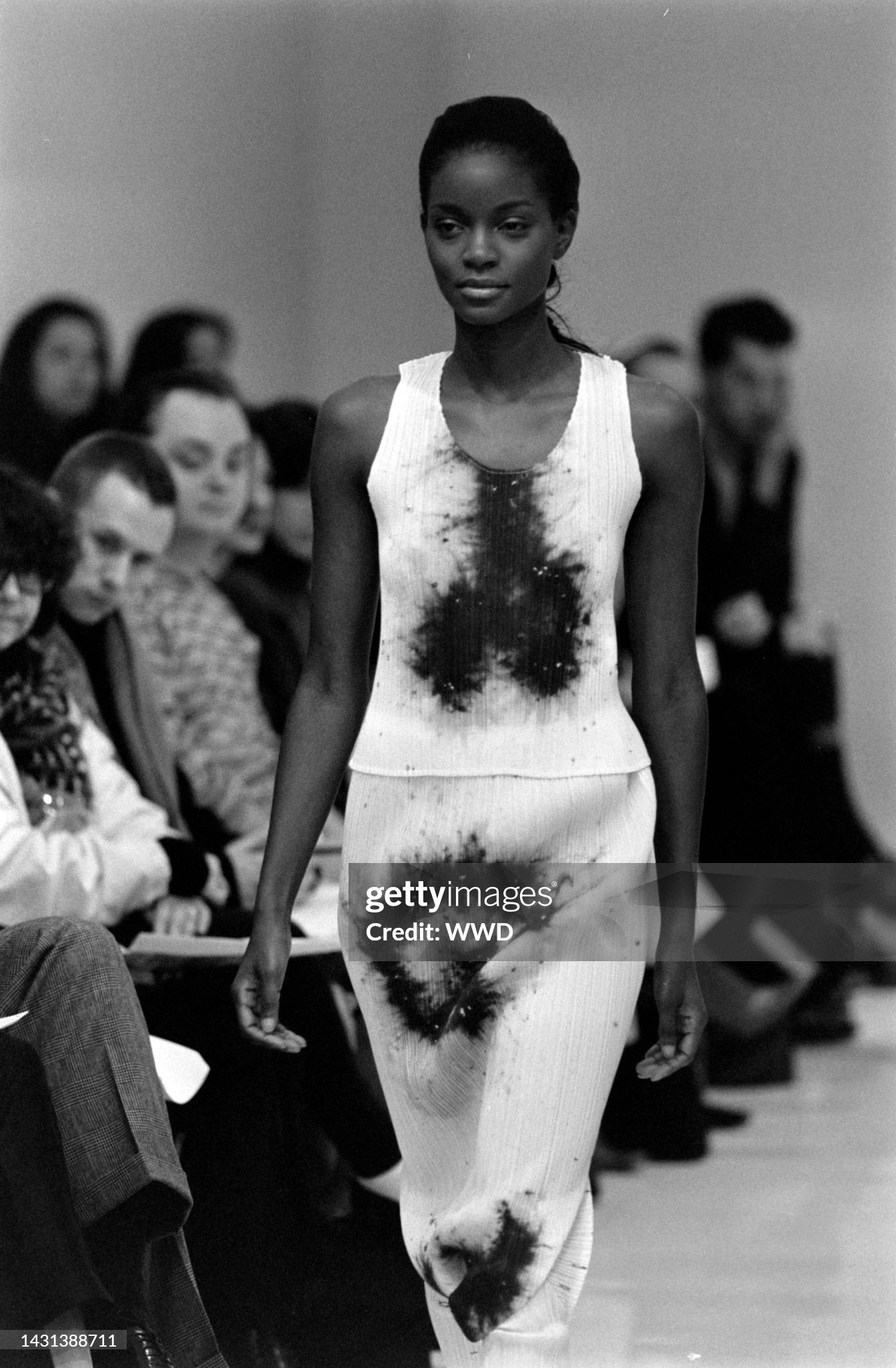 Pleats Please by Issey Miyake Spring 1999 Ready To Wear Runway Show