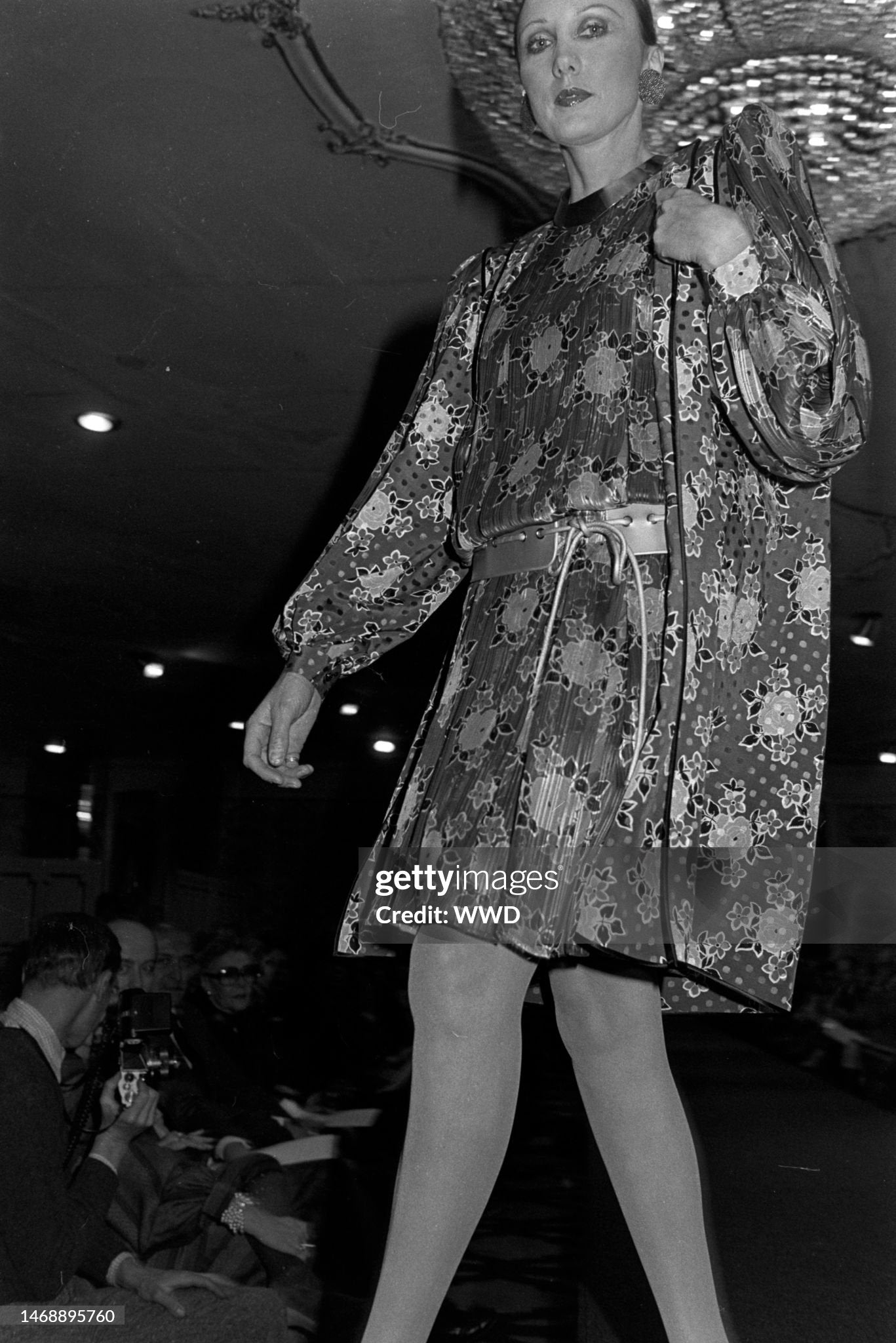 
Galanos Show - 11 Feb 1982
James Galanos Spring 1982 Ready to Wear Runway and Ambience (Photo by Fairchild Archive/WWD/Penske Media via Getty Images)