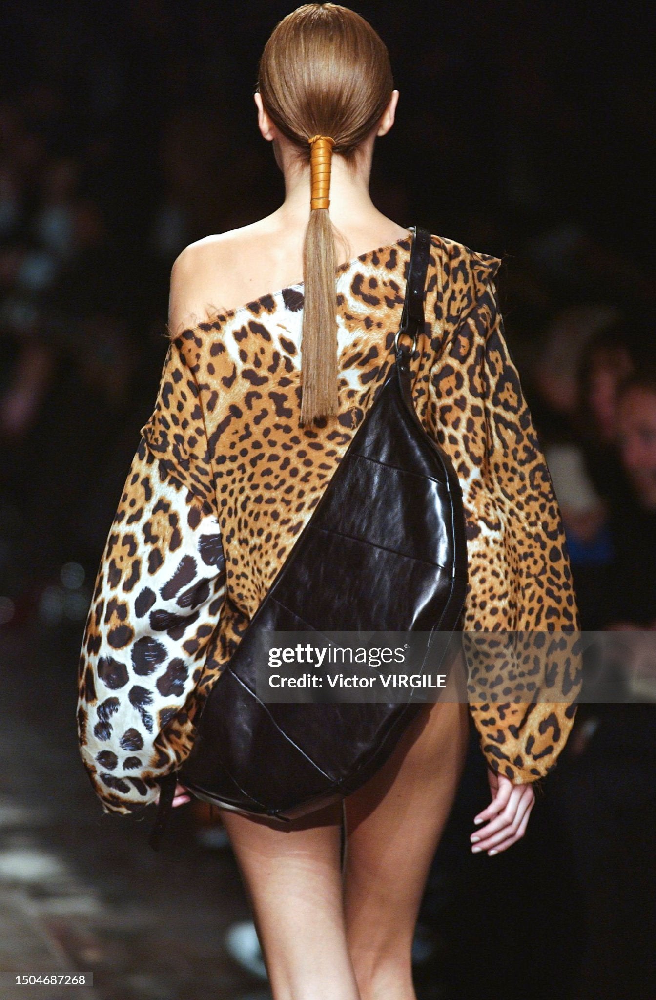 Yves Saint Laurent Rive Gauche - Runway - Spring/Summer 2002 Paris Fashion Week