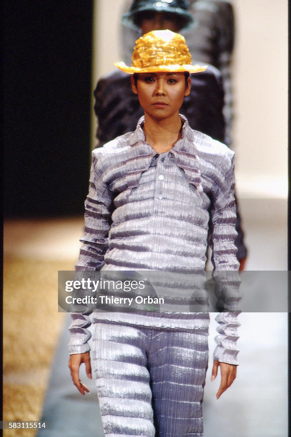 AUTUMN/ WINTER 94-95 READY-TO-WEAR: ISSEY MIYAKE (Photo by THIERRY ORBAN/Sygma via Getty Images)