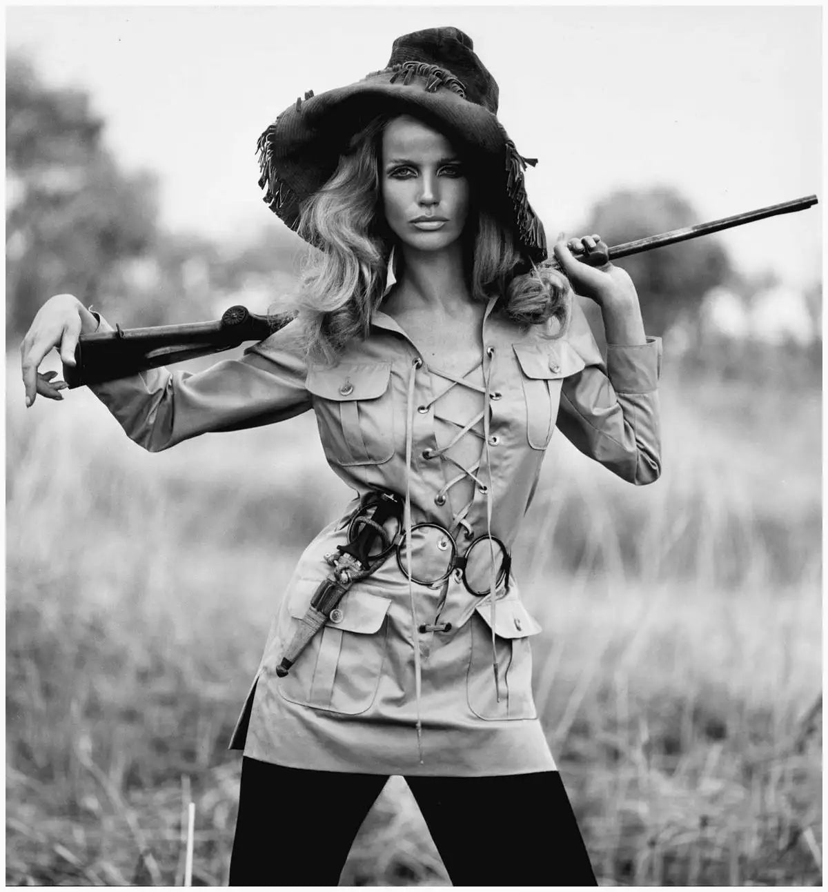 veruschka_en_saharienne_yves_saint_laurent_master