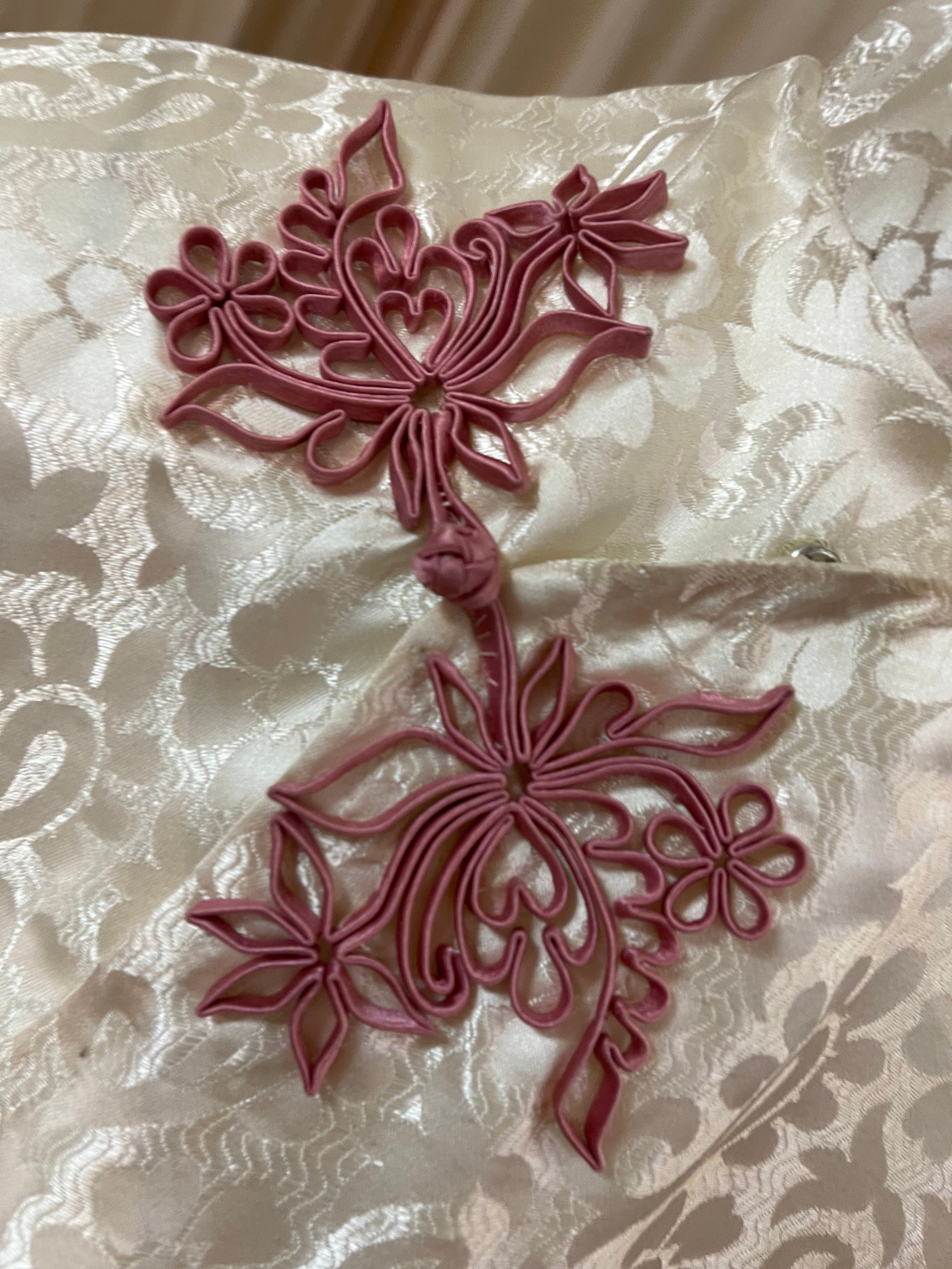 Mid 20th Century White Jacquard Cheongsam, detail 2