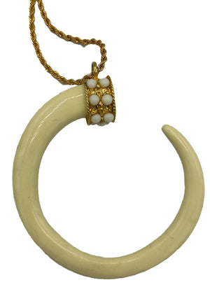 Kenneth Lane 70s Faux Horn Pendant Necklace CLOSE UP 2 of 4