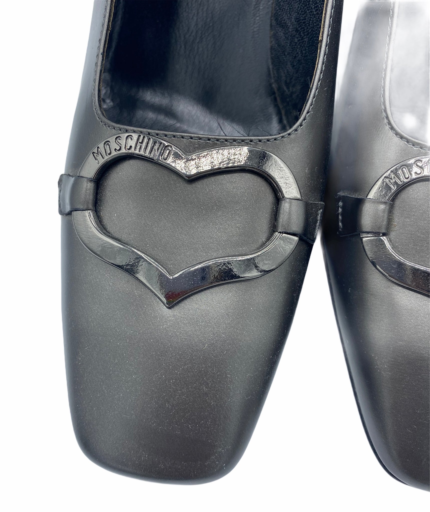 Moschino 90s Grey Pilgrim Pumps With Chrome Heart DETAIL 3 of 4